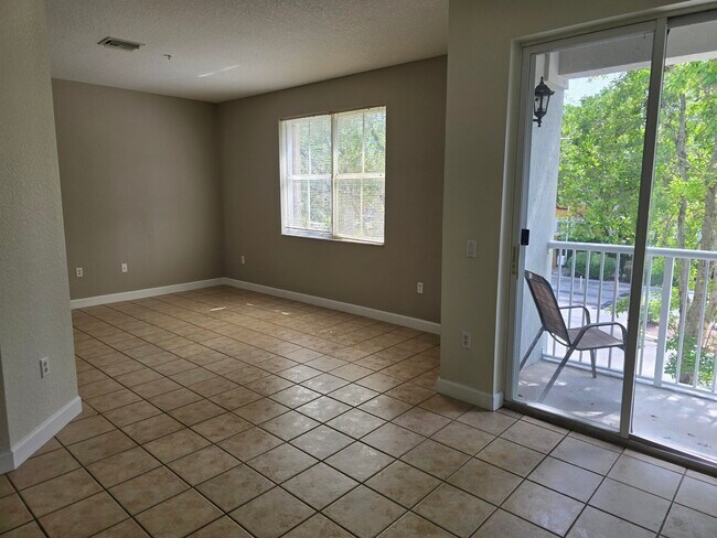 Building Photo - 1011 Shoma Dr