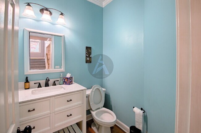 Building Photo - 3786 Upland Dr