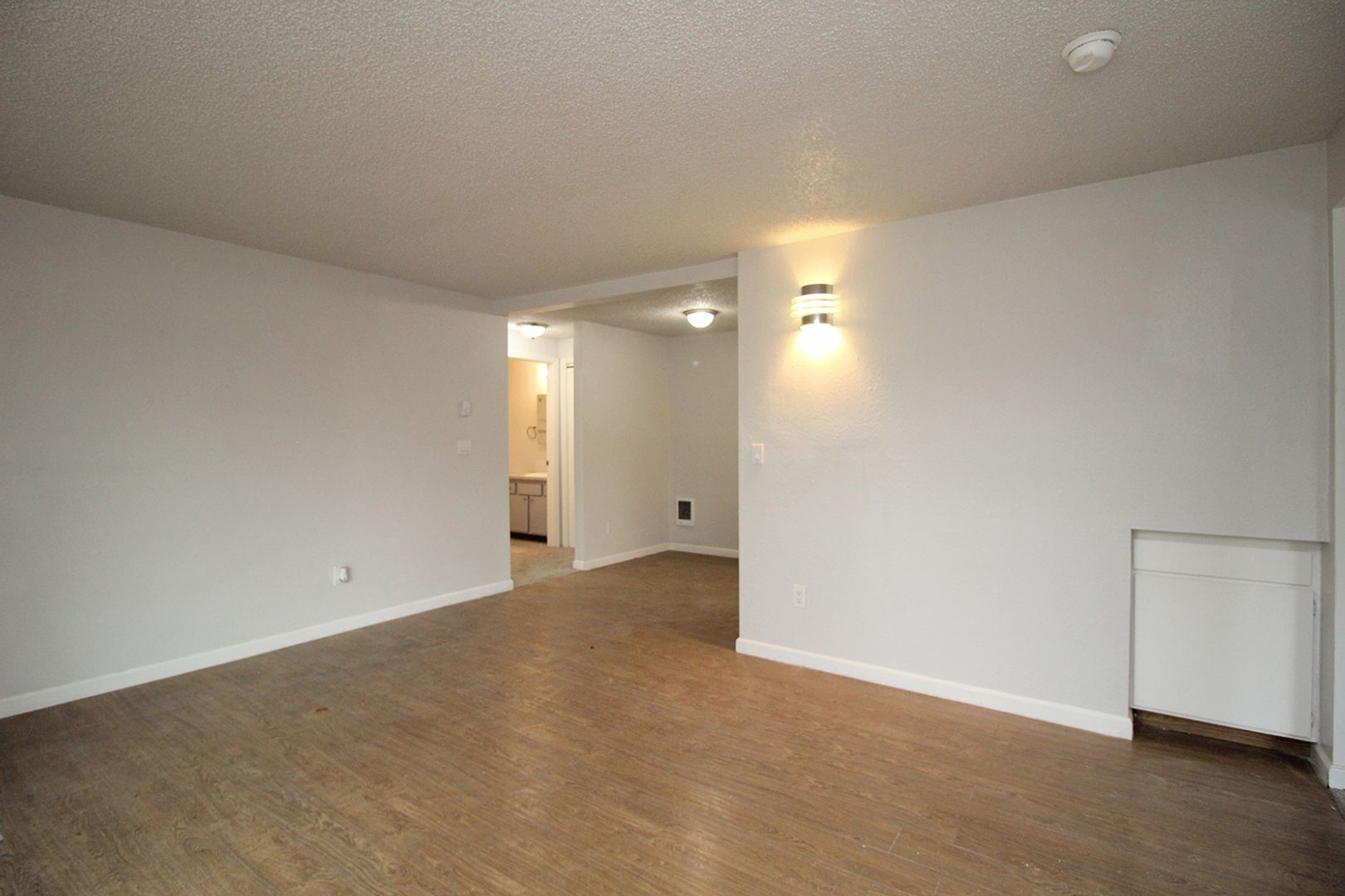 Building Photo - 5704 SW Beaverton Hillsdale Hwy