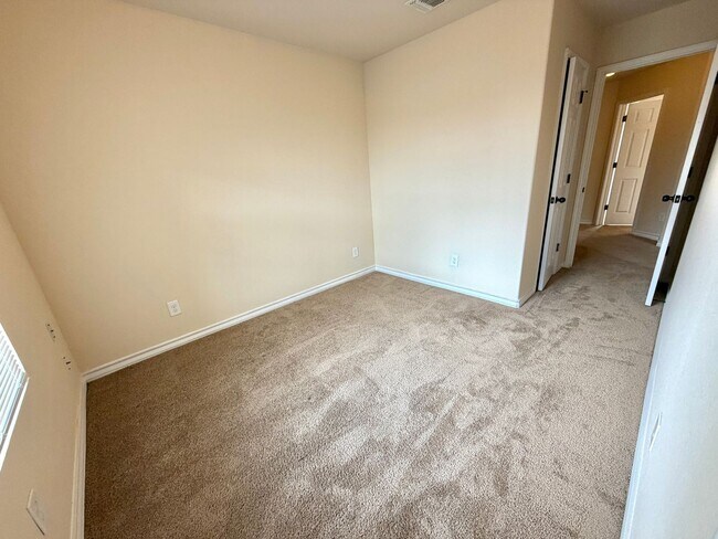 Building Photo - 5011-5017 Stowers Blvd