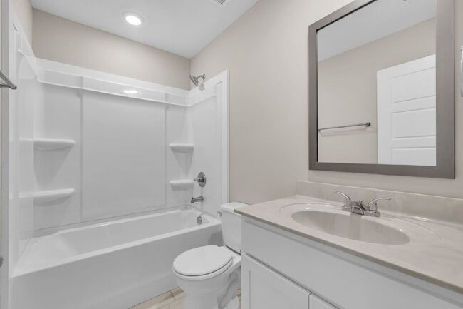 Building Photo - Charming 3 Bedroom Home with 2 Full Baths in Clarksville, TN - Don't Miss Out!