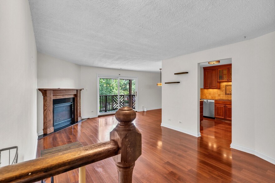 Building Photo - 1719 Lakecliffe Dr