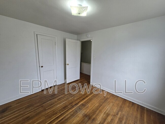 Building Photo - 269 Madison St