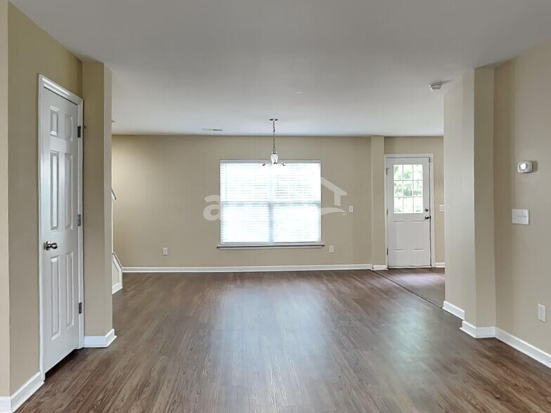Building Photo - 314 Southwilde Way