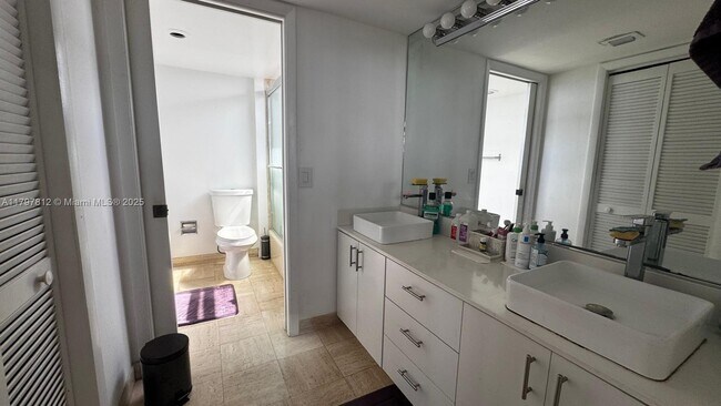 Building Photo - 9300 Bay Harbor Terrace