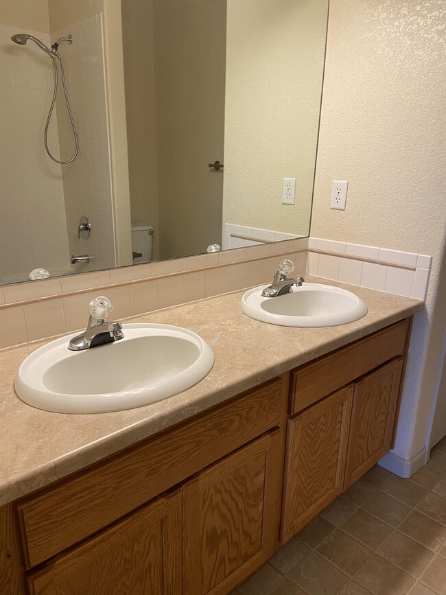 Building Photo - 6607 W 3rd St