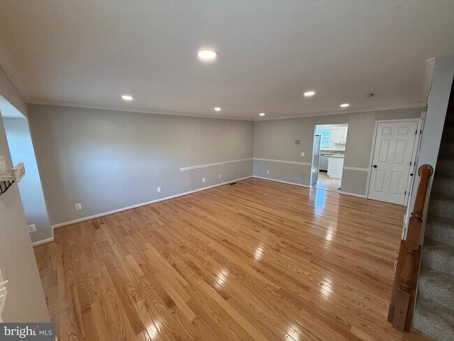 Building Photo - 104 Rover Ct
