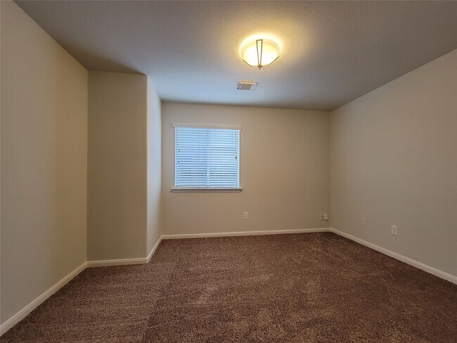 Building Photo - 2723 Wild Oak Park Dr