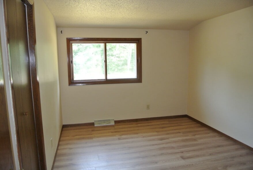 Building Photo - 1705 Buckhorn Rd