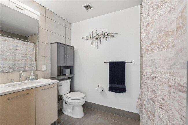 Building Photo - 1400 Hudson St