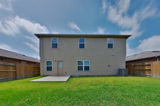Building Photo - 421 Palomino Stand Dr