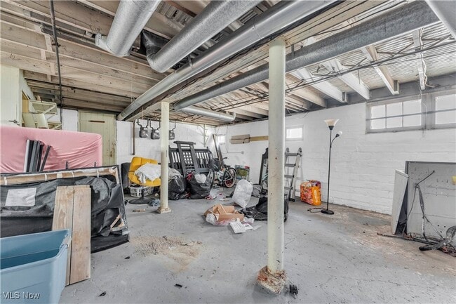 Building Photo - 3274 W 130th St