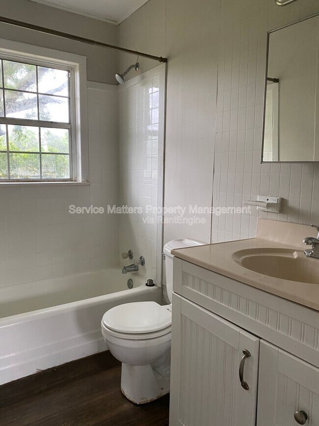 Building Photo - 3213 N Guillemard St