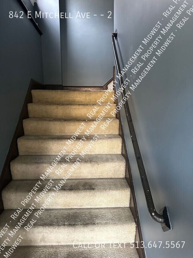 Building Photo - 842 E Mitchell Ave