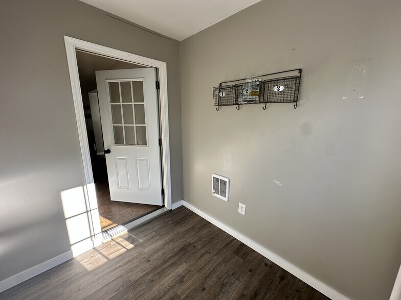 Side entrance to mudroom - 28 Clark St