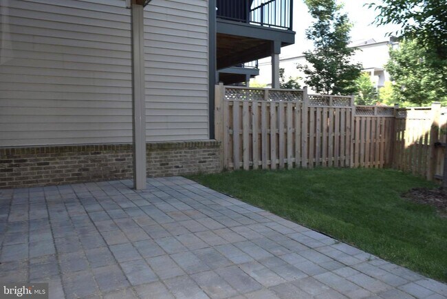 Building Photo - 23079 Sullivans Cove Sq