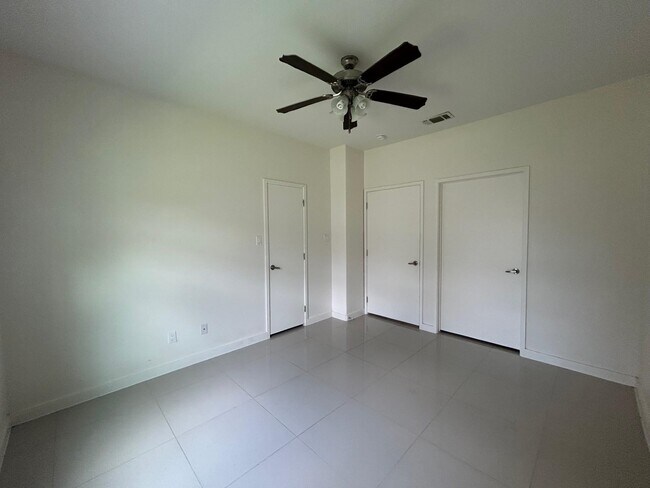 Building Photo - 501 Shiloh Dr