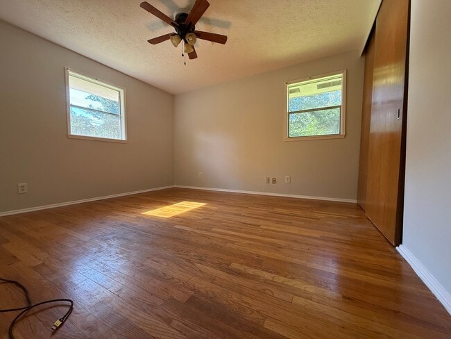 Building Photo - 1821 Grove Hill Ln