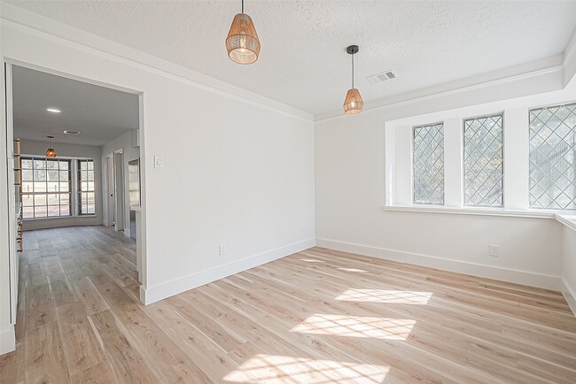 Building Photo - 811 Lemm Ct