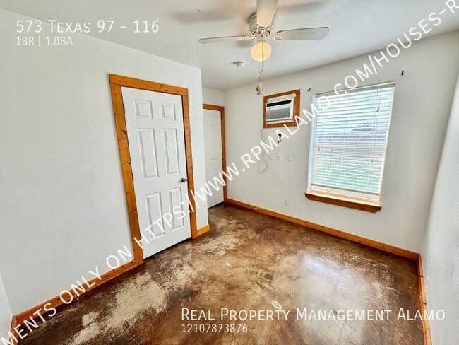 Building Photo - 573 TX-97