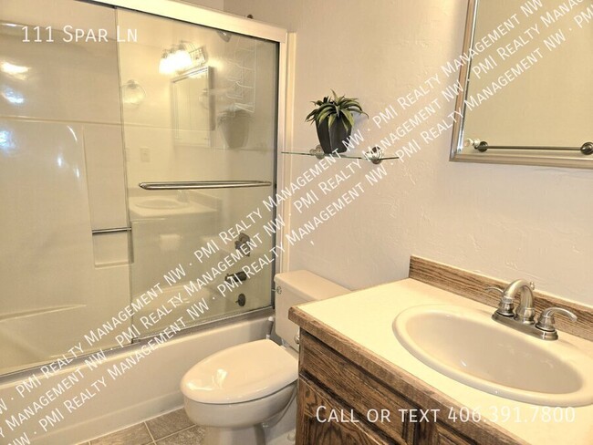 Building Photo - 111 Spar Ln