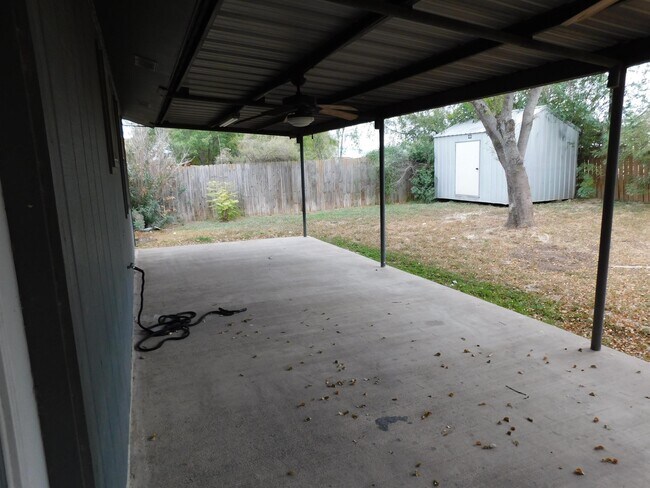 Building Photo - 110 Danielle Dr