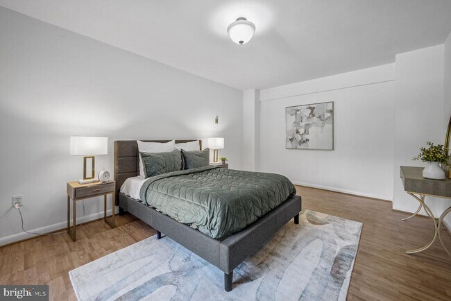 Building Photo - 4201 Cathedral Ave NW