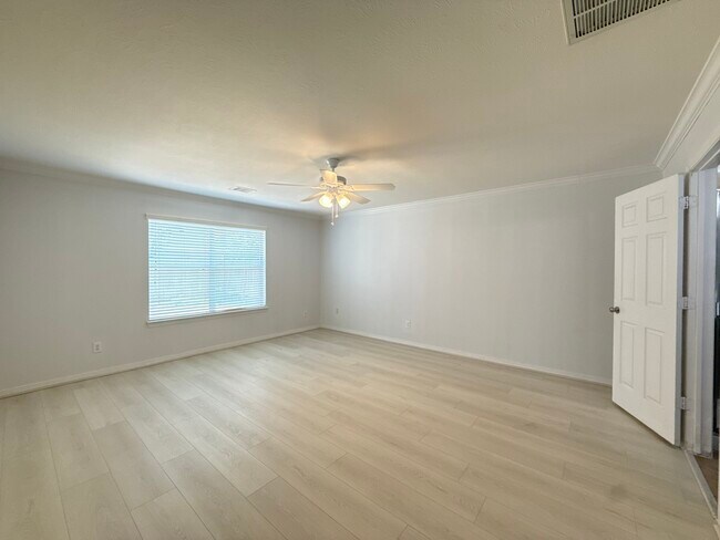 Building Photo - 4127 Longmont Hills Ln