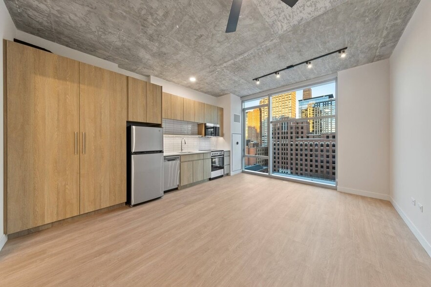 Building Photo - 202 W Institute Pl