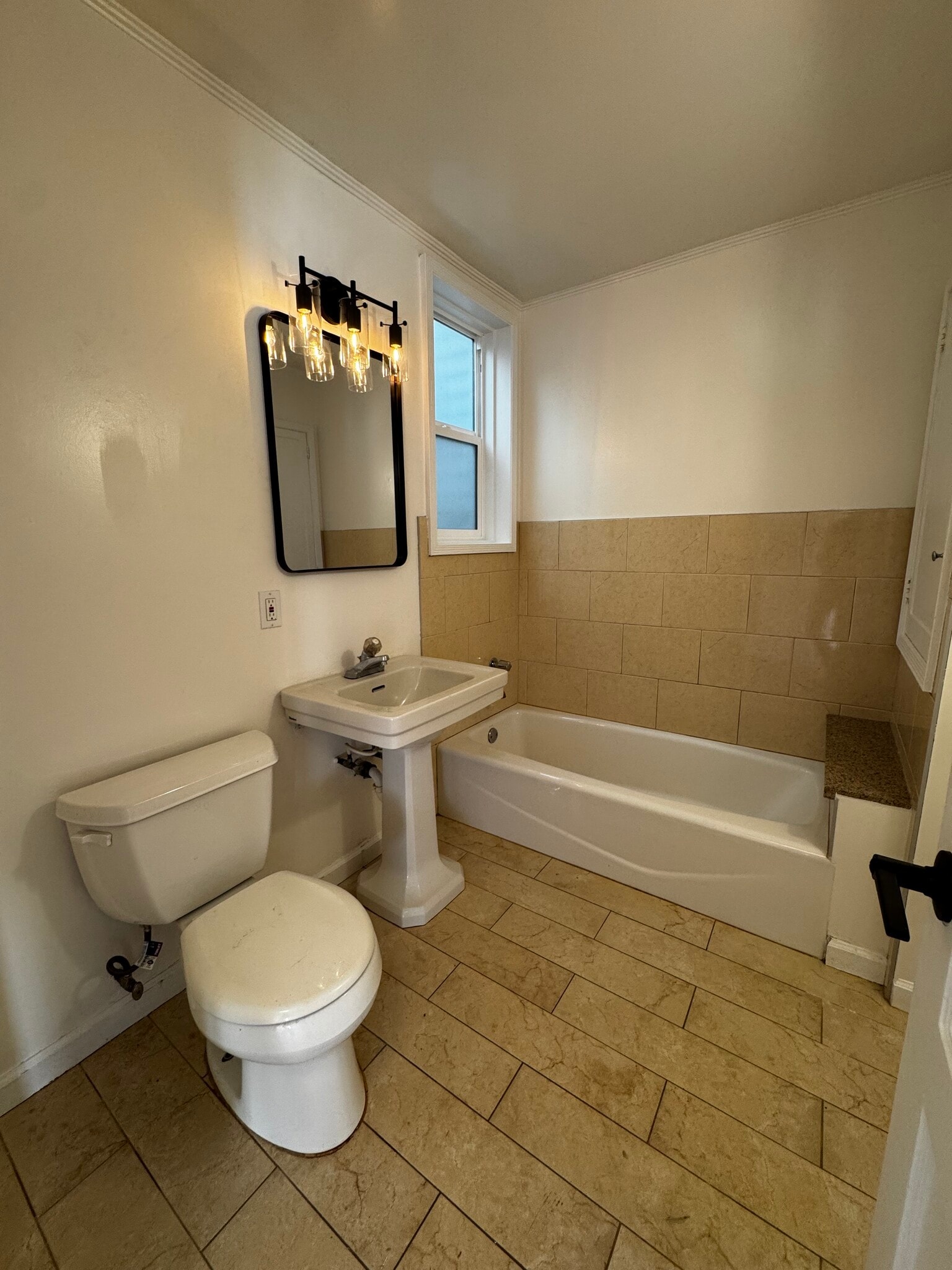 Building Photo - 509 44th Ave