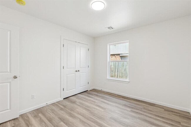 Building Photo - 8791 St George Way