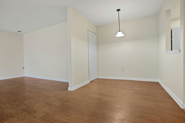 Building Photo - 8 Quarry Cor