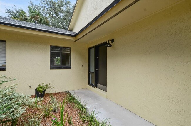Building Photo - 697 Belflower Pl