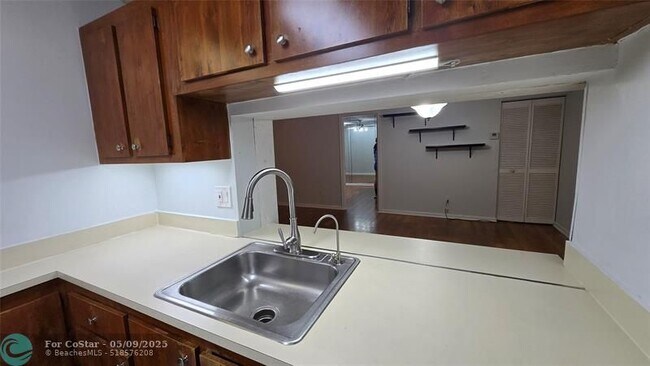 Building Photo - 11188 Royal Palm Blvd