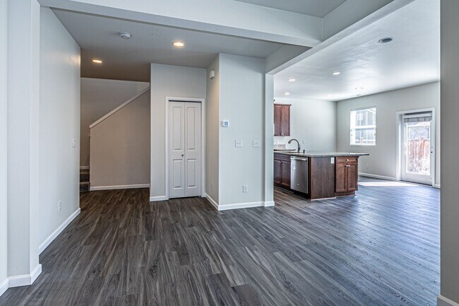 Building Photo - Amazing 4 bedroom home in Stewart Crossing!