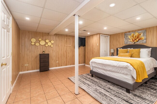 Building Photo - 1201-1203-1203 Johnston Dr