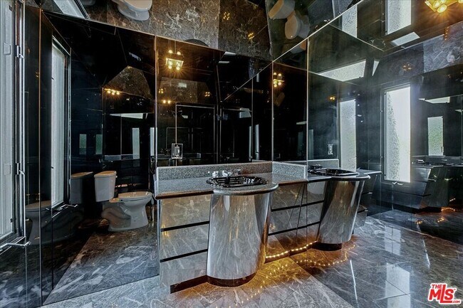 Building Photo - 18244 Coastline Dr