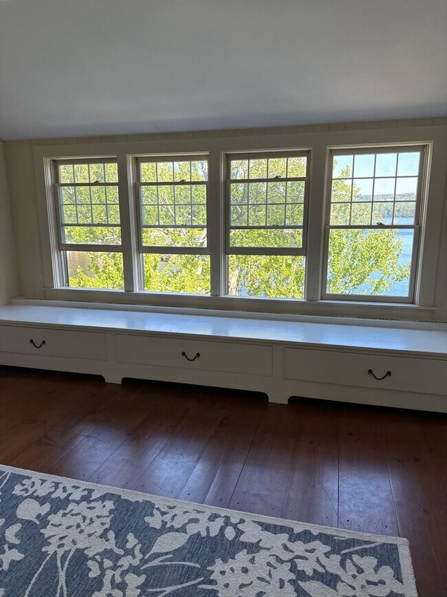 Building Photo - 15 Lake Ave