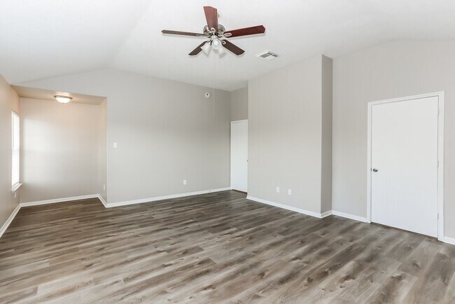 Building Photo - 5415 Espuela Ln