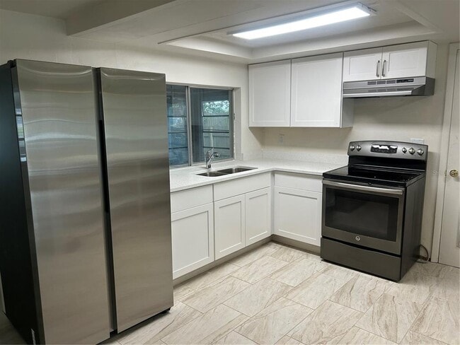 Building Photo - 3551 Landale Dr