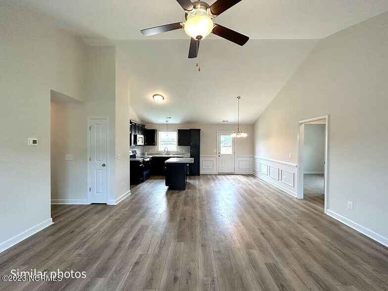 Building Photo - 707 Alpha Ct