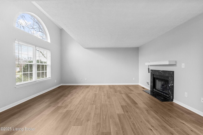 Building Photo - 11001 Bay Run Dr