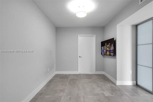 Building Photo - 300 Sunny Isles Blvd