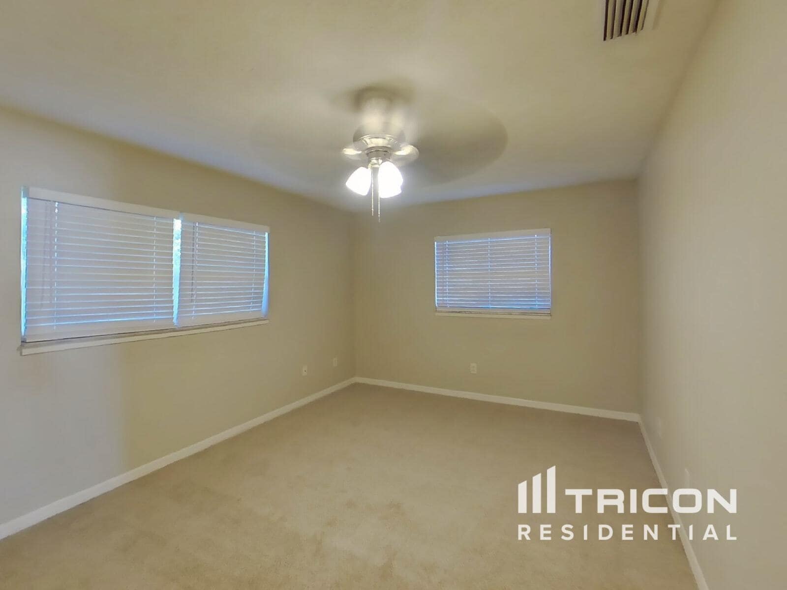 Building Photo - 1016 Sagamore Dr