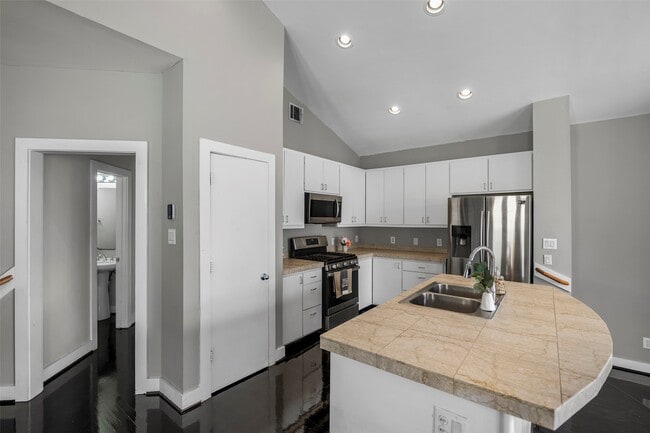 Building Photo - 9705 Linkmeadow Ln