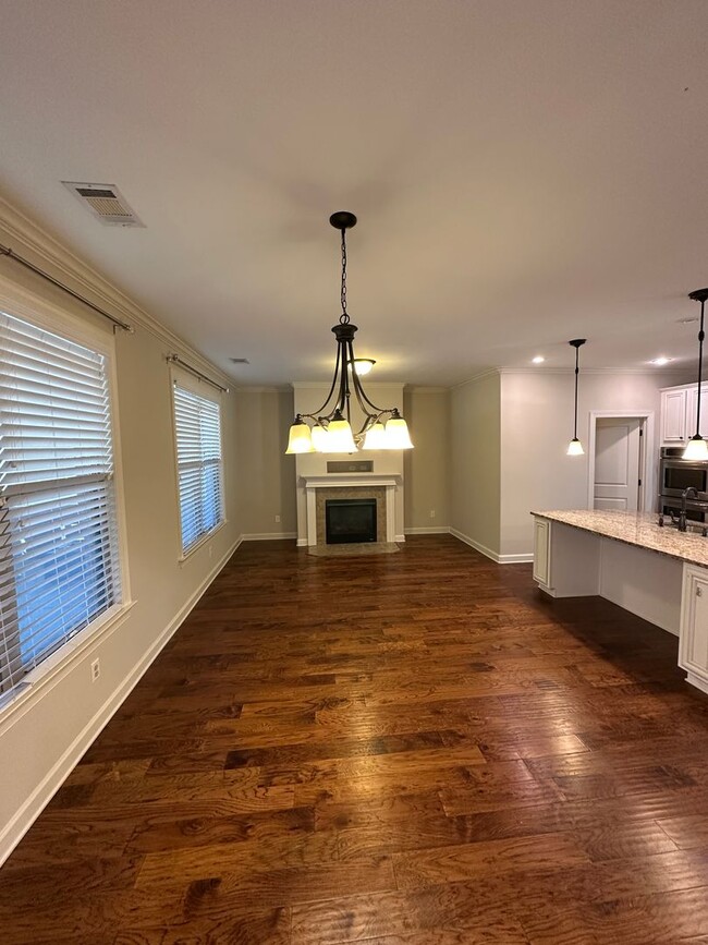 Building Photo - 4 BR/3 BA in exclusive Montrose Subdivision in Olive Branch!