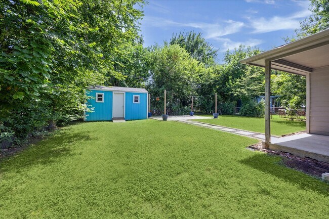 Building Photo - 5014 Yellowstone Blvd