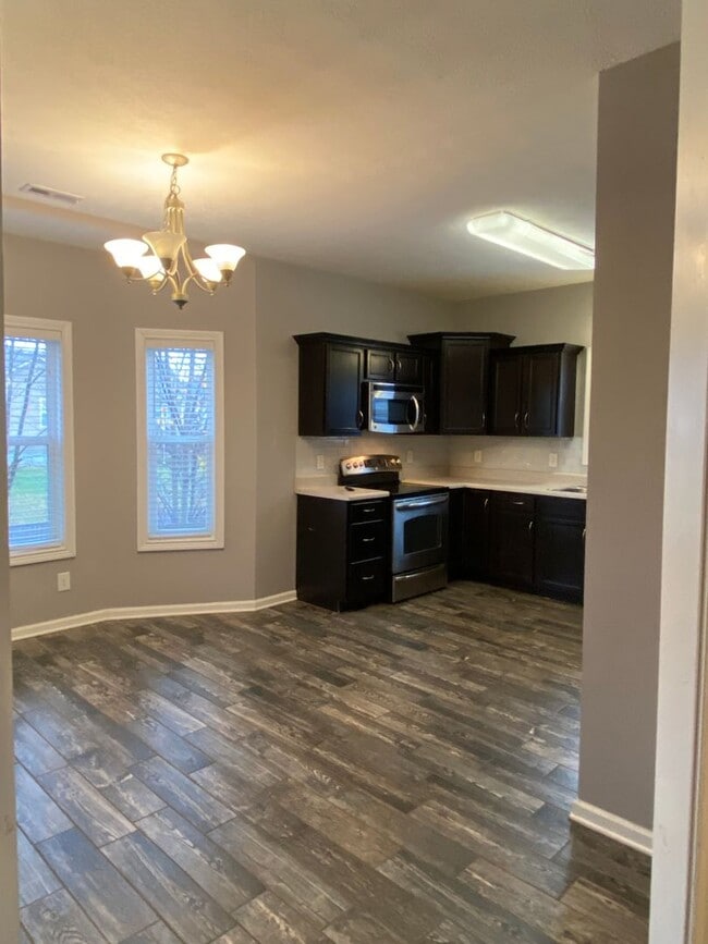 Building Photo - Modern Ranch