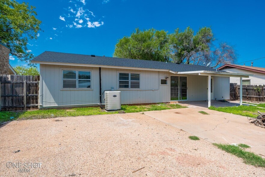 Building Photo - 2117 Yorktown Dr