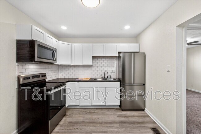 Building Photo - 1831 Olive St